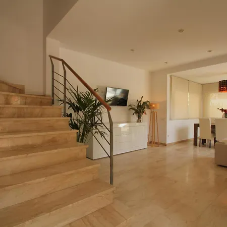 Dom wakacyjny House Castelldefels